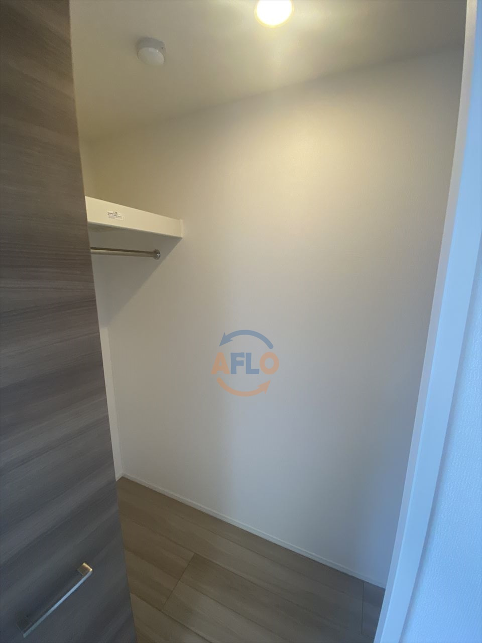 スペチアーレ巽中　B棟の収納|スペチアーレ巽中　B棟　ウォークインクローゼット