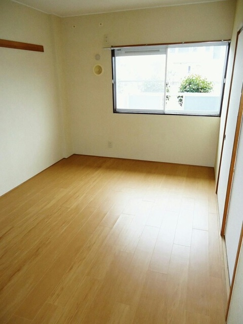 ヴェルディ Aの洋室