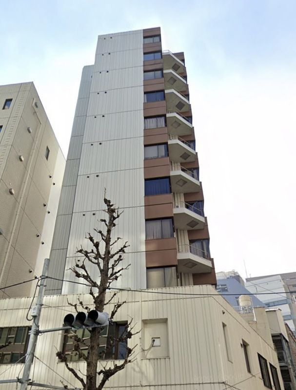 岡ビルの外観