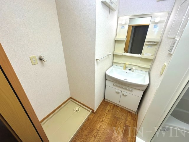 アルカンシェルの独立洗面台|イメージ（同建物内別部屋の写真です）