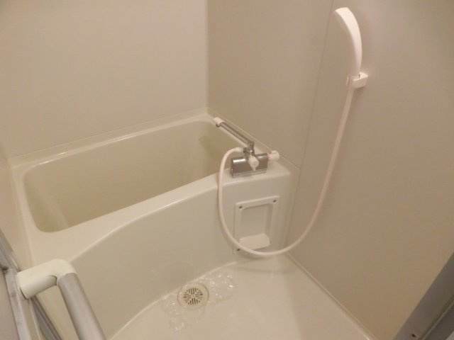 KDXレジデンス難波の浴室