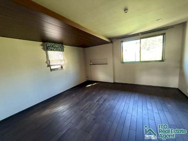 岩倉幡枝町　中古戸建の洋室