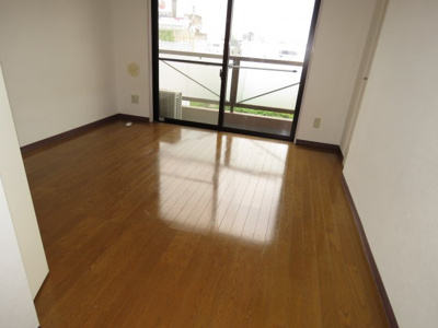 【洋室】 | 伊勢原六番館