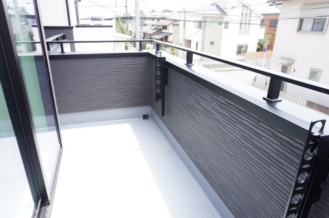 越谷市弥栄町4丁目 新築分譲住宅 全3棟 3号棟のバルコニー