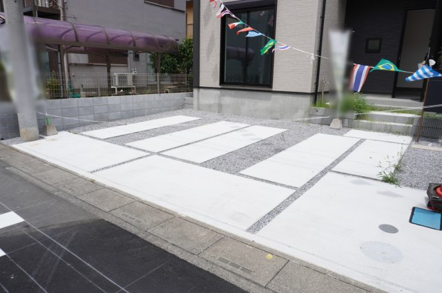 越谷市弥栄町4丁目 新築分譲住宅 全3棟 3号棟の駐車場