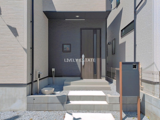 越谷市弥栄町4丁目 新築分譲住宅 全3棟 3号棟の玄関