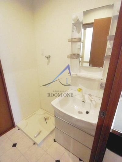 リスレーヌ蔵前の洗面所|洗面台です。