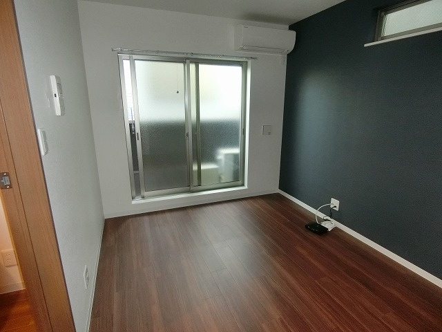 プレジール今津駅前の居間・リビング