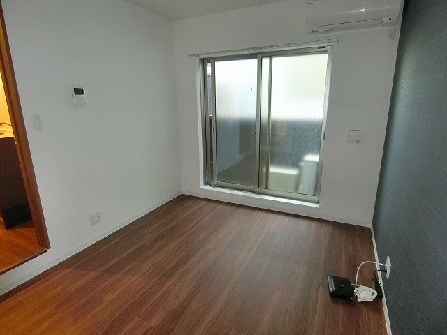 プレジール今津駅前の居間・リビング