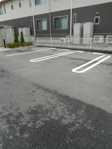 ヴァーレンスＣの駐車場