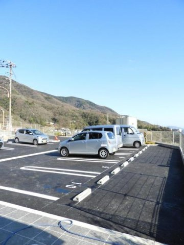 グラン・シャトレⅠの駐車場