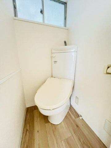 南多聞台４丁目戸建のトイレ