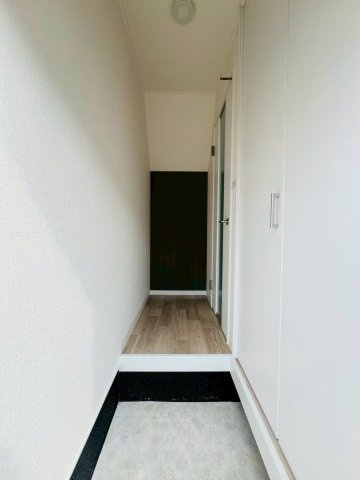 南多聞台４丁目戸建の玄関