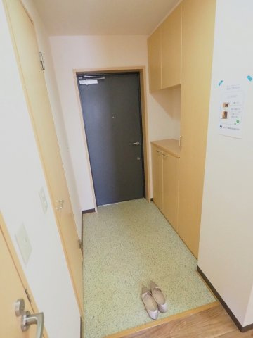 メイプルヒルズの玄関