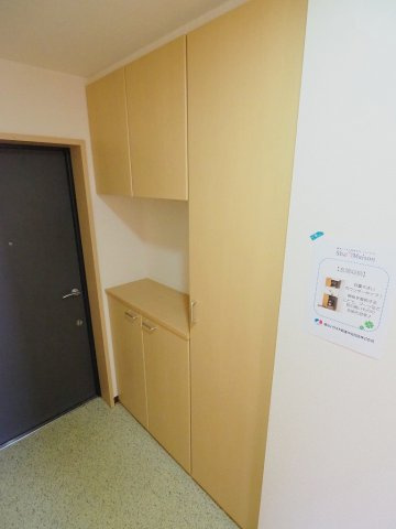 メイプルヒルズの玄関