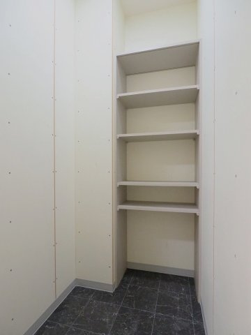 メイプルヒルズの玄関