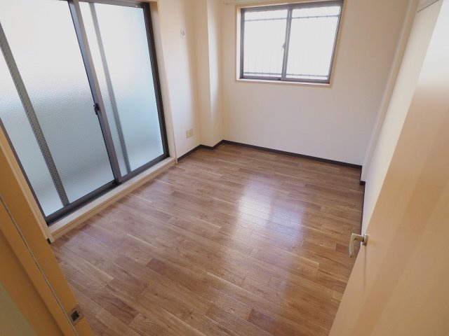 メイプルヒルズの寝室|反転タイプです。※現況優先です。