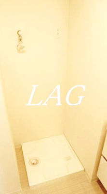 【設備】 | 山本ビル | 室内洗濯機置き場です。