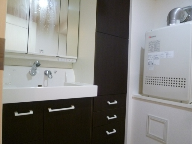 夕陽丘マンションの洗面所