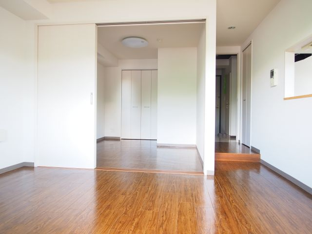 夕陽丘マンションの洋室