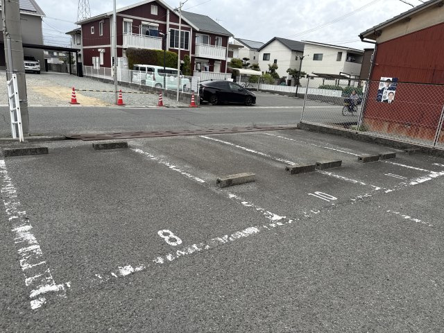 マイアール新町の駐車場