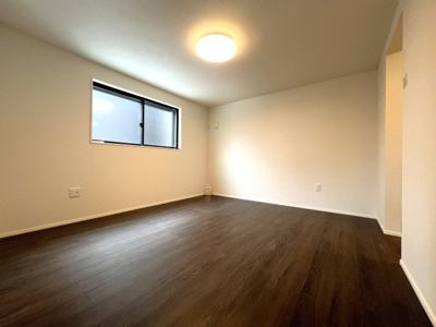 【洋室】 | 川崎区京町一丁目戸建 | 約10.3帖洋室