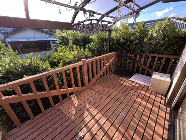 宮崎県串間市塩町　川を眺める平家一戸建て住宅のバルコニー