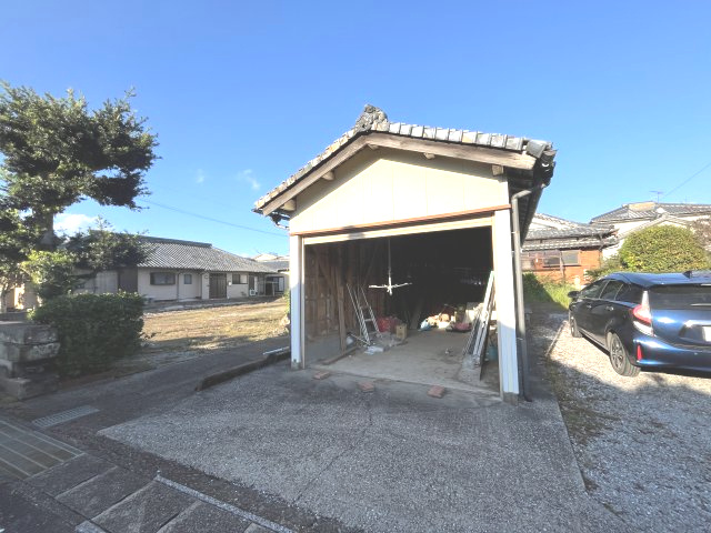 宮崎県串間市塩町　川を眺める平家一戸建て住宅のその他|車庫があります。倉庫としても使えます