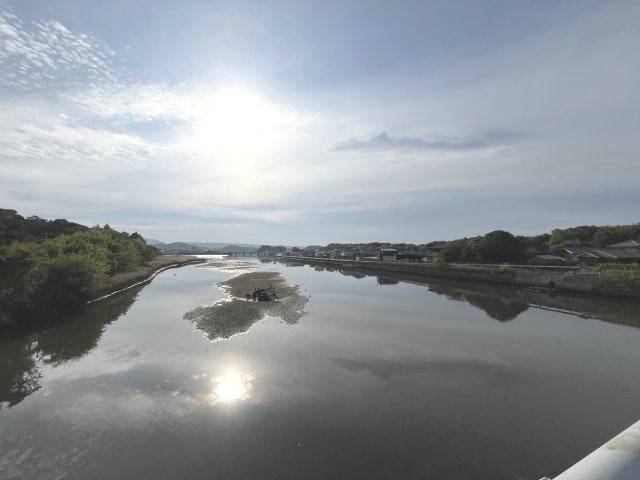 宮崎県串間市塩町　川を眺める平家一戸建て住宅の周辺|善田川