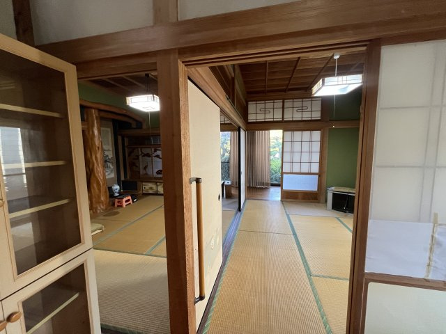 宮崎県串間市塩町　川を眺める平家一戸建て住宅の和室|二間続きの和室があります