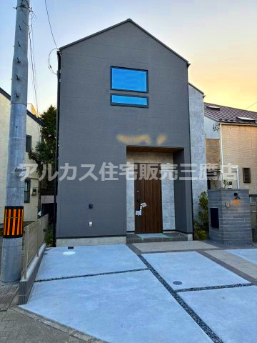 武蔵野市 吉祥寺南町５丁目 中央線 西荻窪駅 新築戸建の駐車場