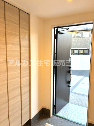 武蔵野市 吉祥寺南町５丁目 中央線 西荻窪駅 新築戸建の玄関