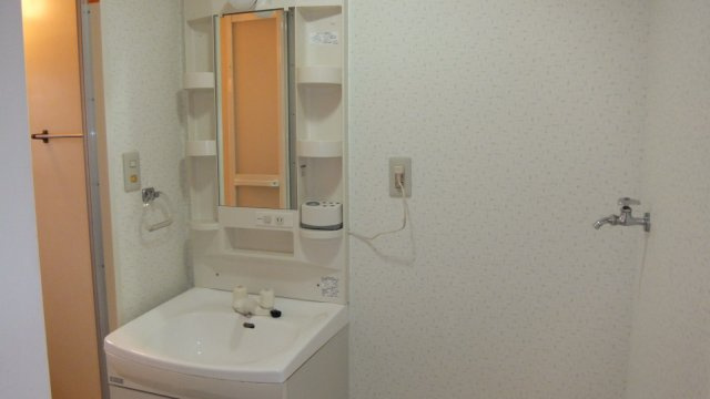 市川グリーンタウン鈴の洗面所|使い易い洗面台御座います