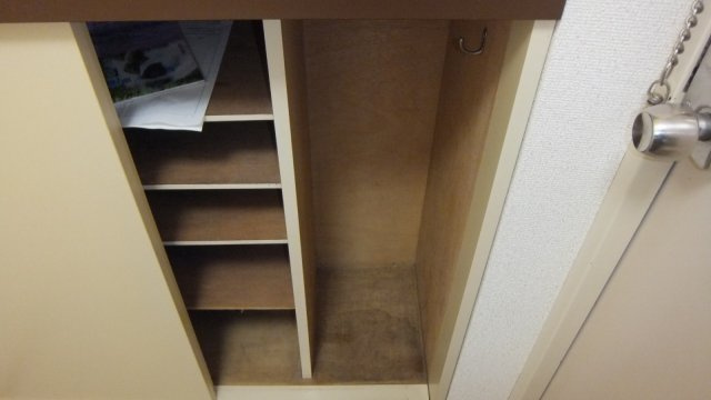 市川グリーンタウン鈴の玄関|玄関に下駄箱御座います