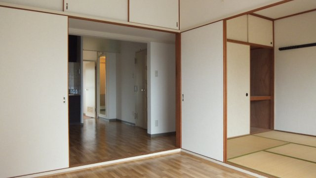 市川グリーンタウン鈴|和室と洋室の仕切りを外して広々使えます