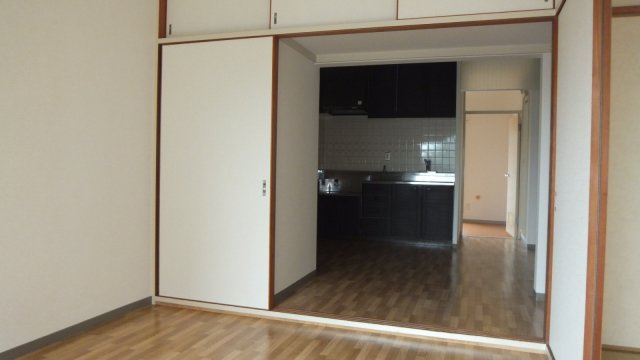 市川グリーンタウン鈴の居間・リビング|インターネット対応しております