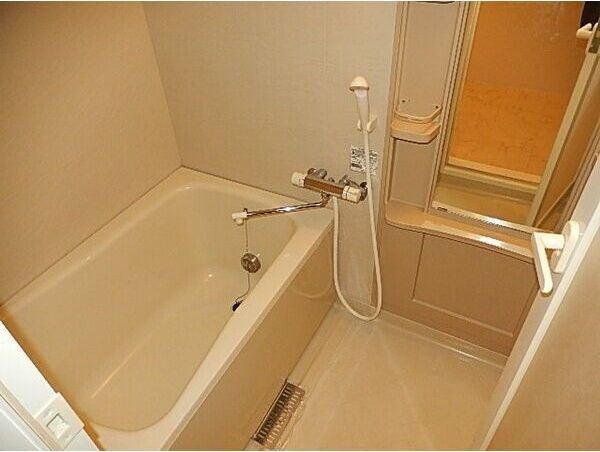 S-RESIDENCE学園坂の浴室