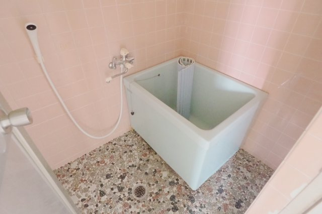 ラフォート牛田の浴室