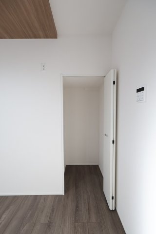 《仲介手数料無料》見沼区深作５丁目117新築一戸建てグラファーレの収納|撮影日 2025年11月4日 15:15 晴れ