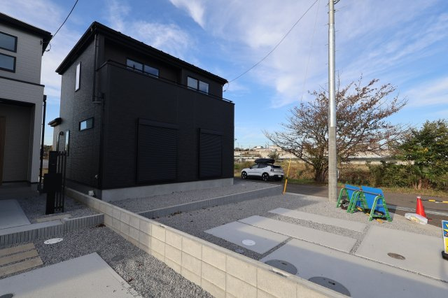 《仲介手数料無料》見沼区深作５丁目117(1号棟)新築一戸建てグラファーレの外観|撮影日 2025年11月4日 15:15 晴れ