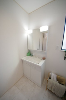 【独立洗面台】 | 【仲介手数料無料！！】府中市栄町２丁目　新築戸建て（全4棟）A号棟　5890万円