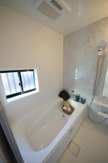 【浴室】 | 【仲介手数料無料！！】府中市栄町２丁目　新築戸建て（全4棟）A号棟　5890万円