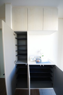 【収納】 | 【仲介手数料無料！！】府中市栄町２丁目　新築戸建て（全4棟）A号棟　5890万円 | 玄関収納