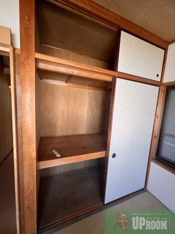 高山町4丁目貸家の収納