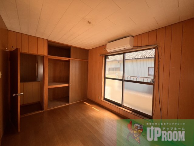 高山町4丁目貸家の居間・リビング