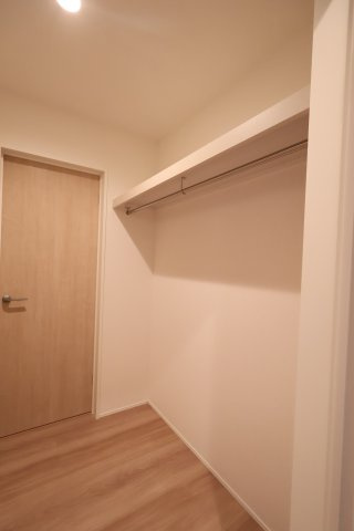 《仲介手数料無料》見沼区深作５丁目117(2号棟)新築一戸建てグラファーレの収納|撮影日 2025年11月4日 15:15 晴れ