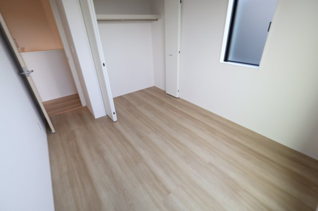 《仲介手数料無料》見沼区深作５丁目117(2号棟)新築一戸建てグラファーレの洋室|撮影日 2025年11月4日 15:15 晴れ