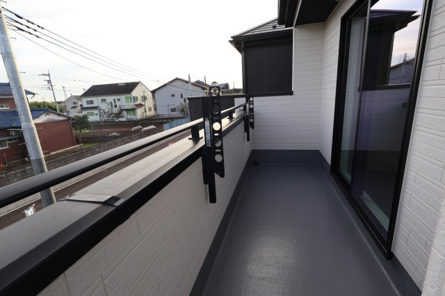 《仲介手数料無料》見沼区深作５丁目117(2号棟)新築一戸建てグラファーレのバルコニー|撮影日 2025年11月4日 15:15 晴れ