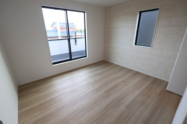 《仲介手数料無料》見沼区深作５丁目117(2号棟)新築一戸建てグラファーレの洋室|撮影日 2025年11月4日 15:15 晴れ