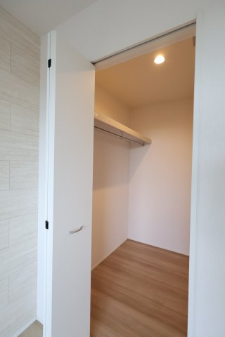 《仲介手数料無料》見沼区深作５丁目117(2号棟)新築一戸建てグラファーレの収納|撮影日 2025年11月4日 15:15 晴れ